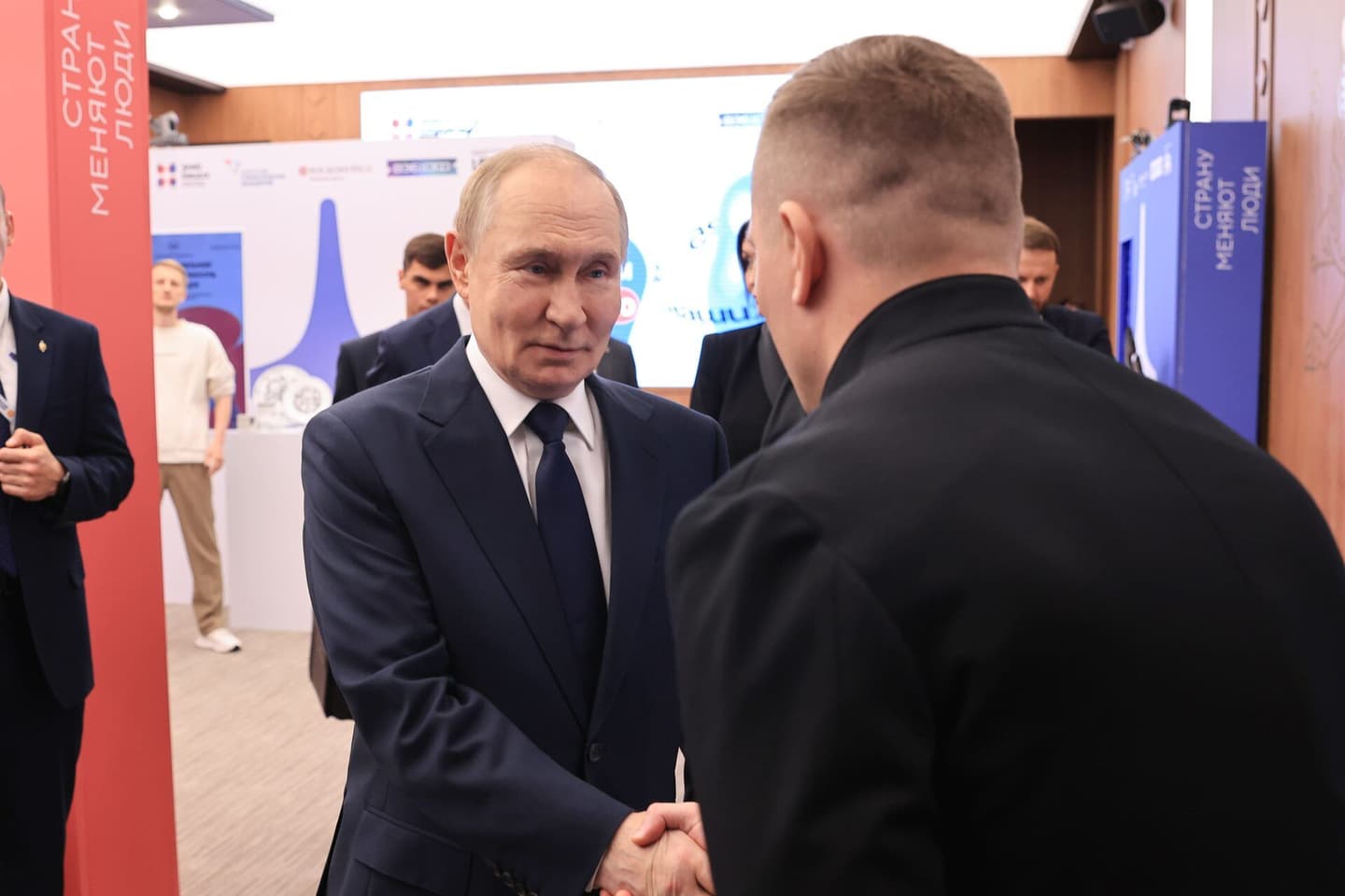 Президент РФ В. В. Путин высоко оценил платформу INVENTORUS на конкурсе «Знай наших»